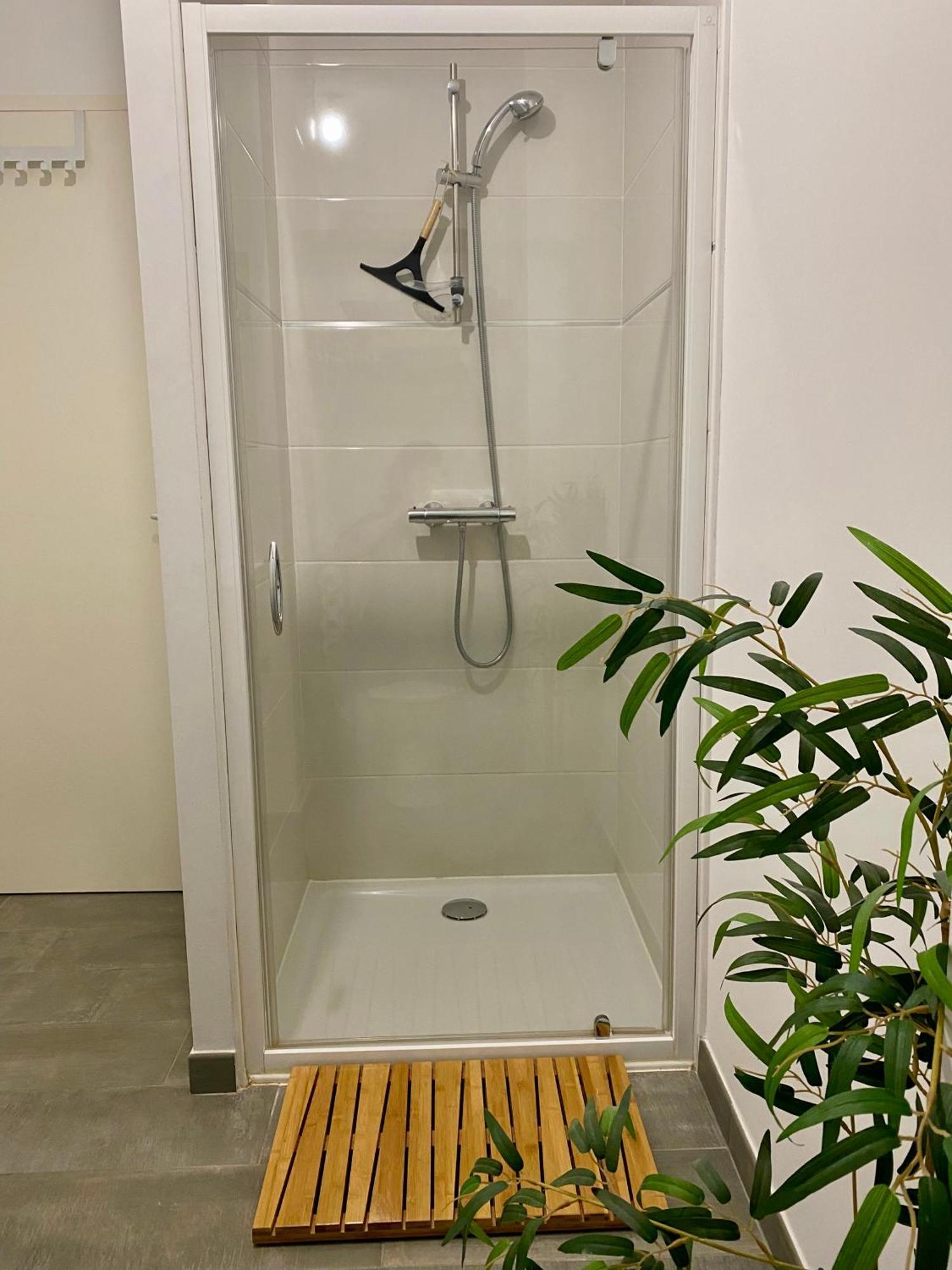 « La Bicyclette » 35M2 Tout Equipe Centre Ville Mayenne Exterior foto